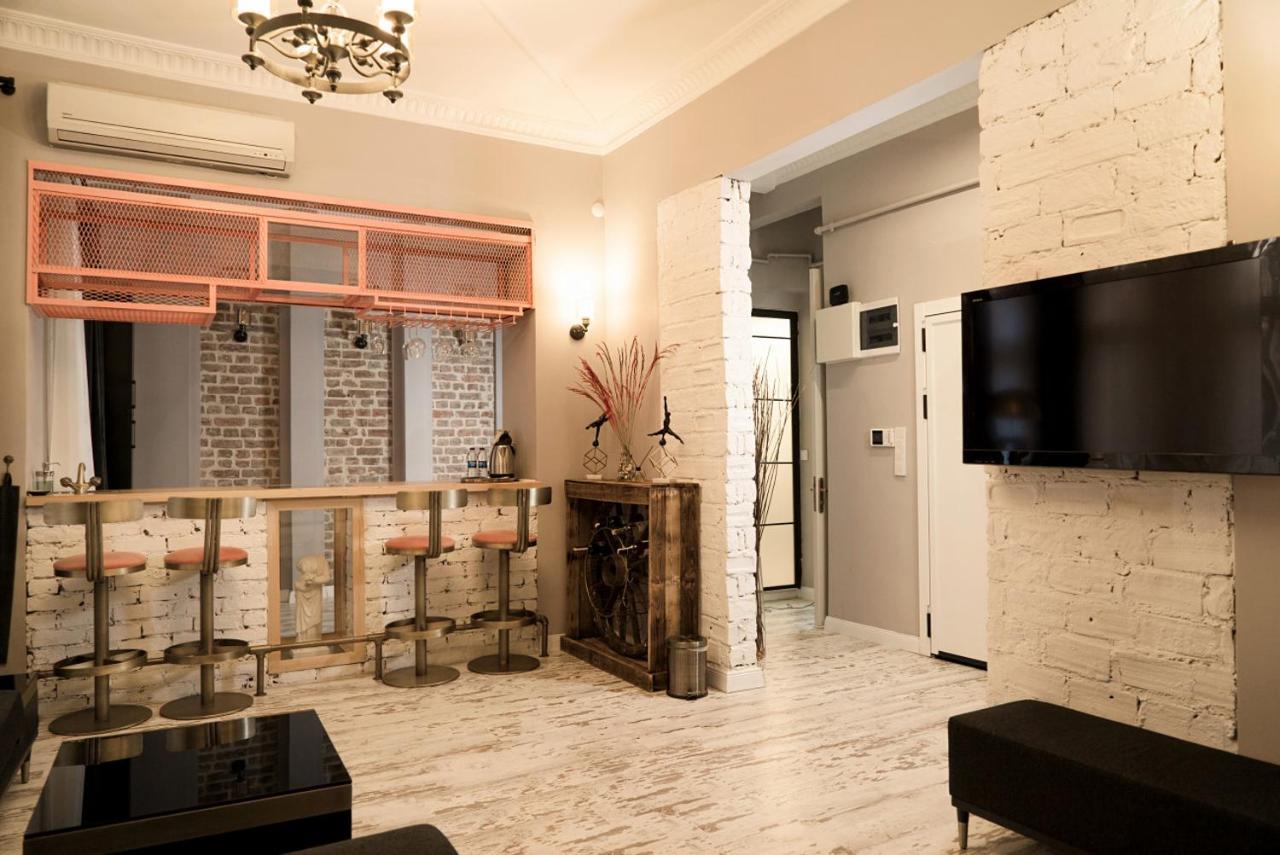 Daire Flat With Turkish Hammam And Bar In Beyoglu *